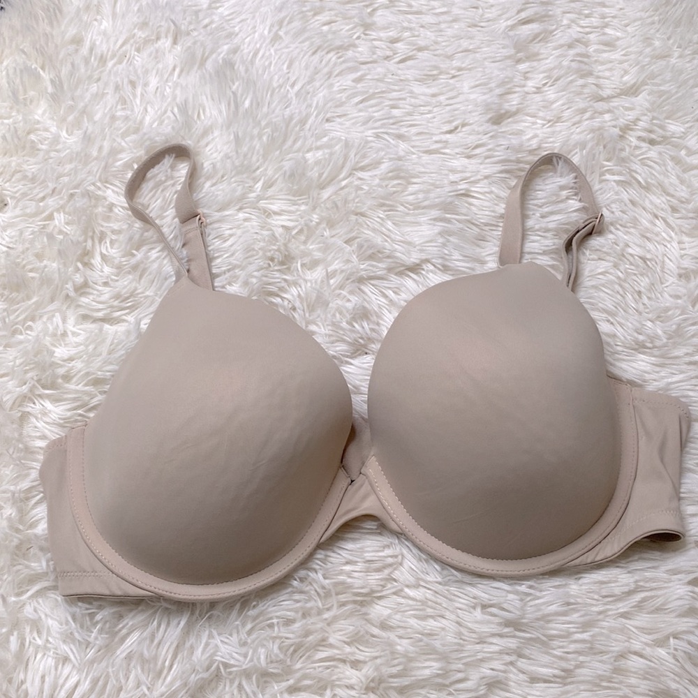 PINK Victoria’s Secret Beige Wear Everywhere T-Shirt Lightly Lined Bra Size 36D